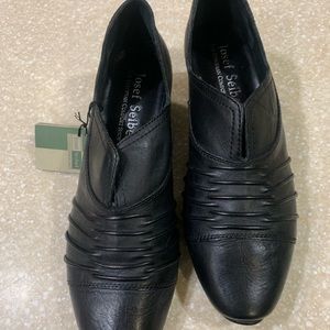 Joseph Seibel shoe. Size 7. New with tags! Black